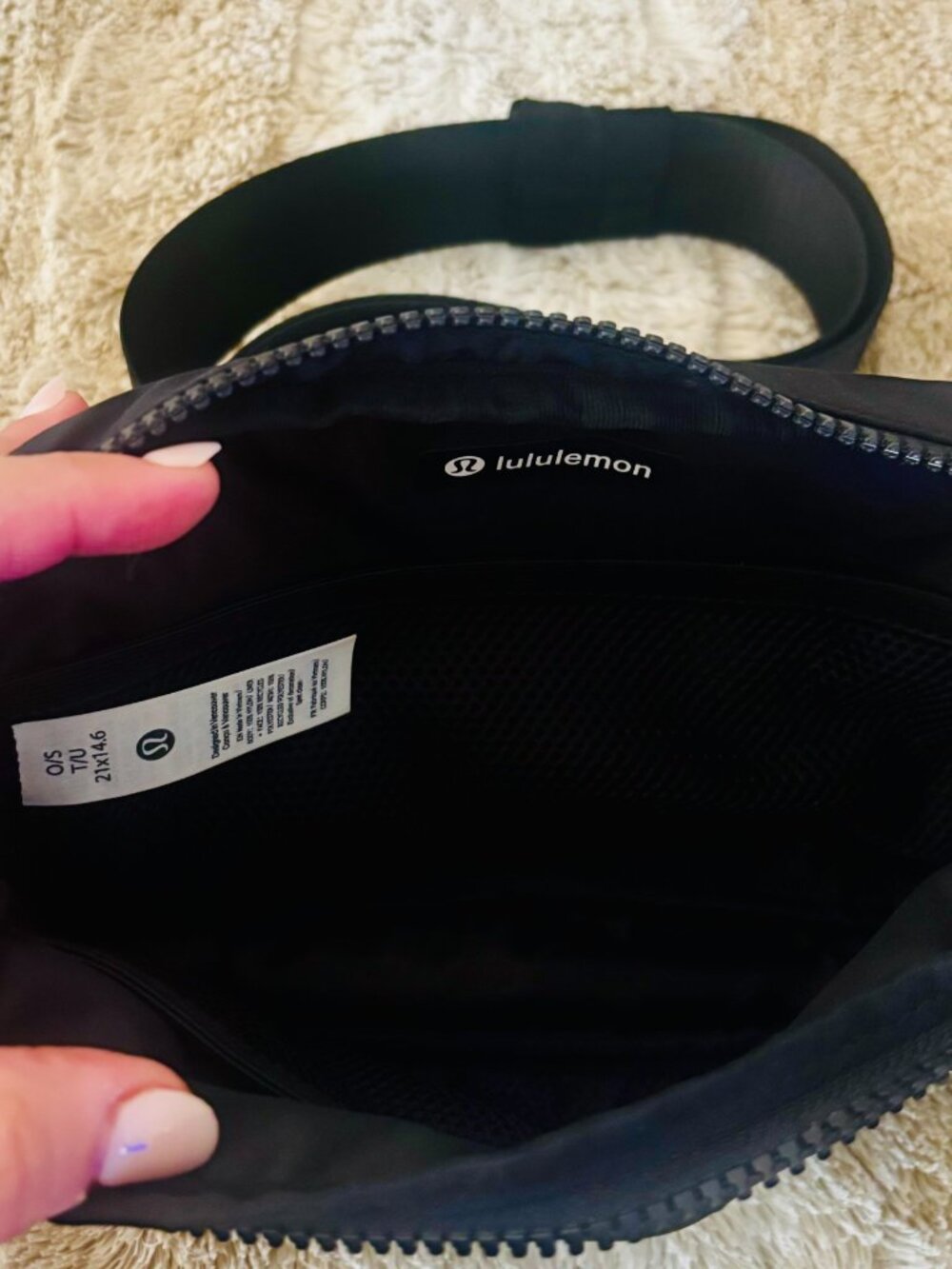 Lululemon Cross Bag - Picture 3 of 4